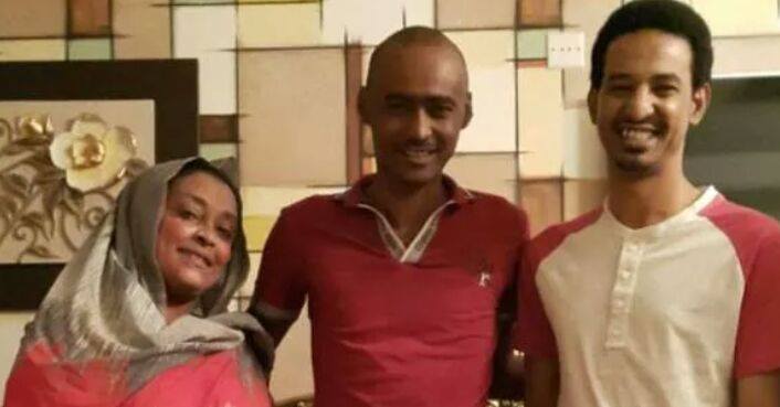 بالصور.. الفنانة حنان بلوبلو تقود مبادرة صلح بين الفنان طه سليمان والشاعر أمجد حمزة 2 11059394_753892351393054_4675574903816910190_n