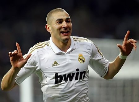 بالفيديو..عارضة ليفانتي تحرم اللاعب بنزيمة من أجمل هدف للعام 2015 1 2012 04 30 00611