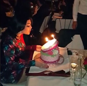 بالصور :هيفاء وهبي ترتدي بعيد ميلادها ثوب إرتدته من عامين..ونانسي عجرم تتغزل بها 4 هيفا3