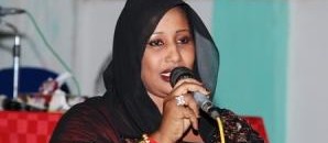 الفنانة عزة ابوداؤد