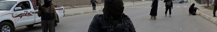 فظائع داعش.. أعدموا صحافيا رمياً بالرصاص ومنعوا العزاء 10 داعش في سوريا