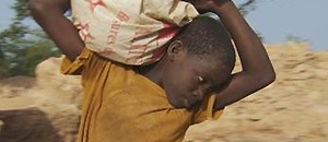 انعدام حماية الأطفال وغياب الأمن ، معلم بمرحلة الاساس : 6 حالات حمل وسط الطالبات وان نسبة حالات الاغتصاب وصلت للمحكمة 5% فقط 10 علم اطفال