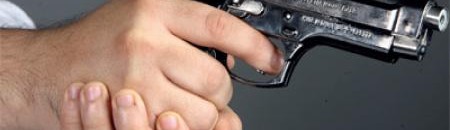 بالصور.. ضبط 591 مسدس تركي بغابة الفيل مهربة على متن عربة بوكس 11 مسدس