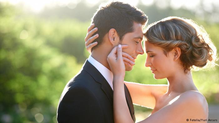 د. جاسم المطوع : للرجال نقول.. هكذا تهتم بالمرأة!! 1 016560893 30300