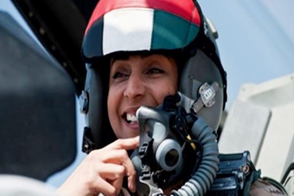 هل تصبح النقيب عائشة ثاني امرأة تشارك في عاصفة الحزم؟ 1 عائشة