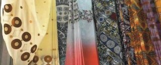 تجار الأسواق هم من يطلقون المسميات على بضائعهم ويتم الاختيار بناءً على ما يدور في كل الأوساط ساسية كانت أو فنية 10 توب