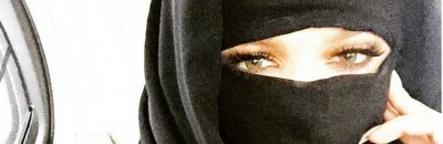 هجوم عنيف من العرب على كاردشيان بسبب حجابها في دبي 12 حجاب كاردشيان