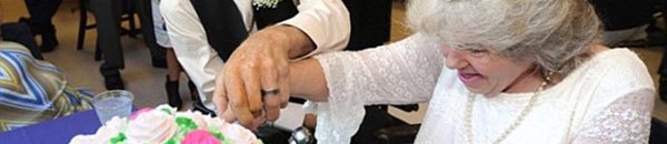 قصة زوجين عاشا معاً 71 عاماً وماتا في نفس الساعة 10 زواج مسنين