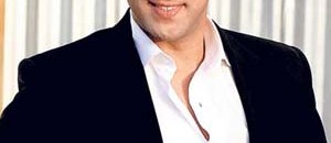 والد ممثل بوليوودي شهير يزعم أنّ المسلمين ليسوا بحاجة لمسجد 10 سلمان خان