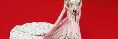 بالصور: نجمات العالم بإطلالات رائعة في إفتتاح مهرجان "كان" 12 موضة