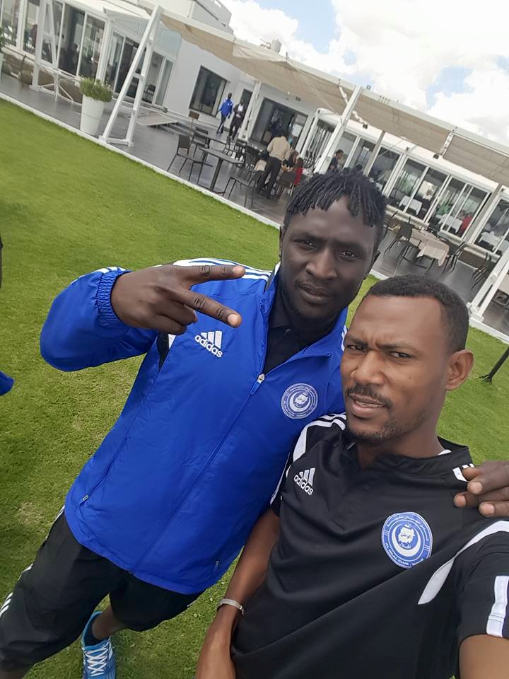 بالصور.. وبقيادة العميد والبرازيلي وكاريكا: نجوم الهلال يبهرون الجمهور بأجمل (سيلفي) من تونس 5 11351163_1410674769256524_2748988336803599721_n