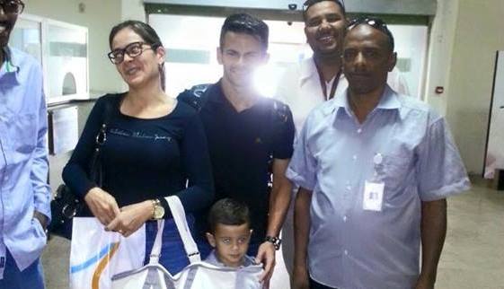 بالصور.. الهلال يضم لكشوفاته لاعب برازيلي ويستقبل بمطار الخرطوم برازيلي آخر 5 1549473_10153339933798000_7648836890428732350_n