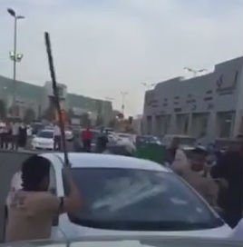 السعودية : توجيهات مشددة لولي العهد بعدم التهاون مع الاجانب المعتدين على مواطنَيْن بالدمام 1 421194