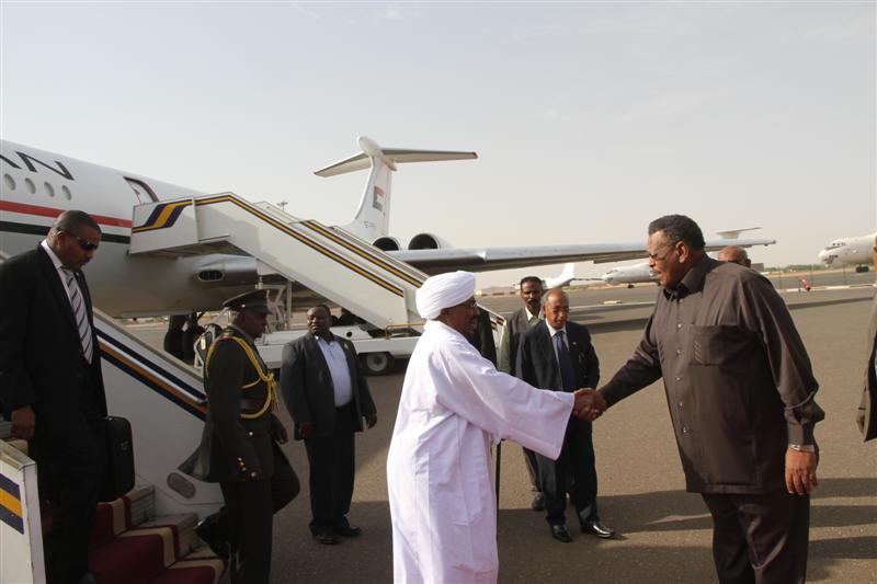 البشير يعود بعد المشاركة في تنصيب أردوغان 1 البشير بكري