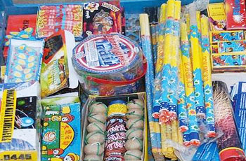 مطالبات بمنع استيراد وتداول الألعاب النارية والمفرقعات 1 العاب1