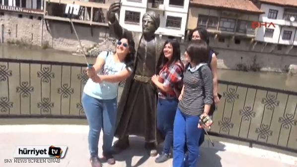 "المغتصب هو أنت".. احتجاج نسائي داخل البرلمان التركي 1 تركيا1