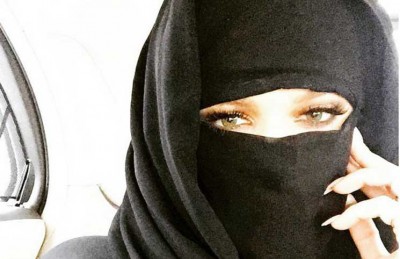 هجوم عنيف من العرب على كاردشيان بسبب حجابها في دبي 1 حجاب كاردشيان