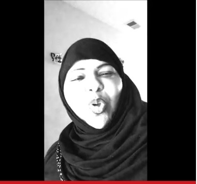 فيديو وصور..بعد معركتها مع الهندي عز الدين..سارة منصور تحلق شعر رأسها “صلعة” وتتحدى حرم الرئيس السوداني أن تظهر وهي حالقة شعرها “صلعة” 2 سارة صلعة 3