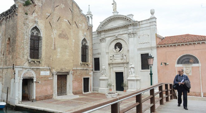 مدينة أميركية تحسم "التمييز" وتسمح ببناء مسجد 1 كنيسه مسجد