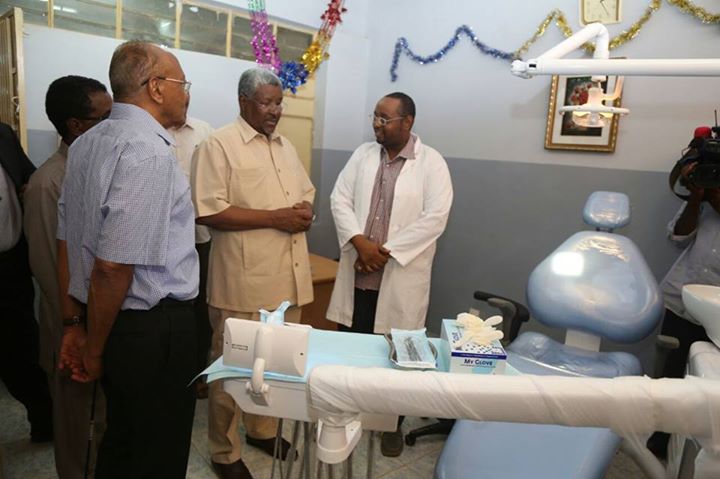 مأمون حميدة وزير الصحة بالخرطوم يقول: شعار وزارته (المواطن لا يذهب للطبيب انما الطبيب ياتي للمريض) 1 والي الخرطوم 1