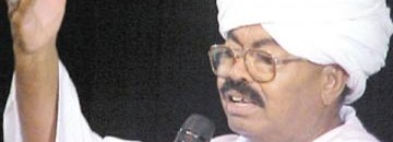 مهنتهم قبل الشهرة اللحو.. حكاية رجل مازج بين (العسكرية) و(الفن)! 10 الفنان علي إبراهيم