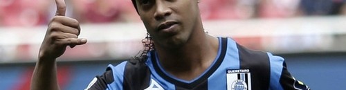 رونالدينيو: "لم أتخيل أبدا أن أكون في مثل هذا الموقف" 10 رونالدينهو 2015