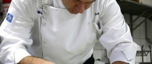 الغموض يحيط بوفاة "طباخ الرئيس" + صور 12 طباخ