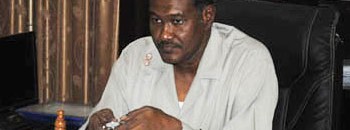 والي البحر الأحمر يعلن اهتمامه بالمشاغل الحقيقية 10 والي البحر الأحمر