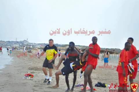 بالصور.. وبعد مطاردة ساخنة..لاعبو المريخ يلقون القبض علي مدرب الفريق ومساعديه ويرمونهم في البحر المتوسط 3 20910_677048199067690_8697584352318584190_n