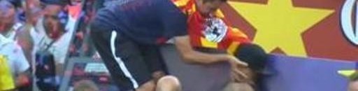 بالفيديو: تشافي يفقد أعصابه بسبب و يضرب نيمار على وجهه 10 jشافي يفقد أعصابه