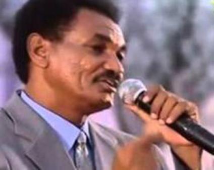 بعد أن وصفهم بـ(المعفنين)..القلع وشندي يطالبون الأمين البنا بالإعتذار 1 الامين البنا