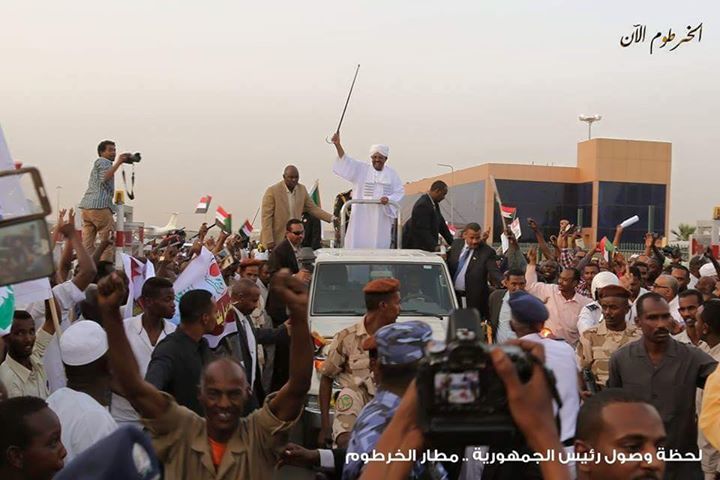 البشير فى الجنينة : الأمن والتنمية وجهان لعملة واحدة 1 البشير الخرطوم7