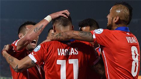 برافو يقود تشيلي إلى نهائي كأس القارات 1 تشيلي 20151