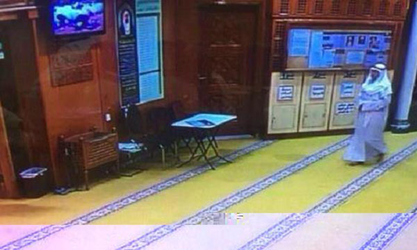 بالفيديو: لغز رجل الأمن الكويتي الذي غادر بسيارته فور إنفجار مسجد الصادق 1 جامع الإمام الصادق