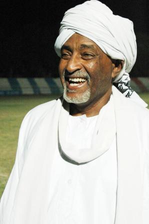 الأمل يفجر الأوضاع يطالب بنقاط المباراة أمام المريخ 1 جمال حسن سعيد رئيس نادي الأمل عطبره