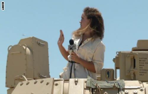 أغرب طريقة للقضاء على الحشرات في منزلك.. البط هو الحل 1 حشرات تهاجم مذيعة على الهواء