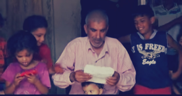 شاهد بالفيديو .. امرأة تشعل الإنترنت بمقطع فيديو لزوجها 1 رجل عندو 40 طفل