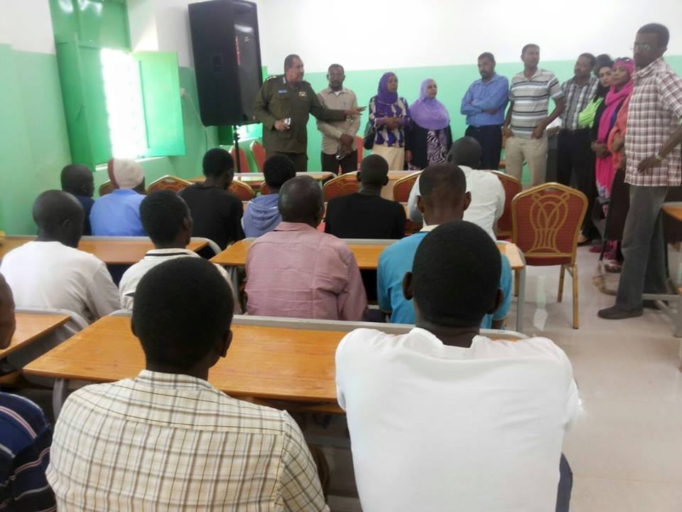 "50" نزيلاً يدرسون الفقه والدراسات الإسلامية في مركز الدعوة بالهدى 1 سجن7