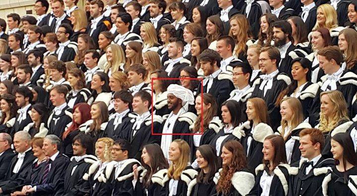 سوادني معتز بسودانيته في تخريج جامعة كامبردج !! 1 سوداني زي قومي