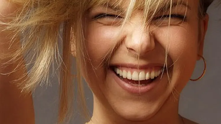 ضحكة ابتسامة