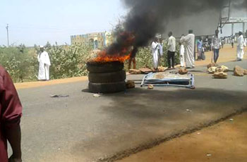 غرق اثنين من القوات النظامية والأهالي يغلقون طريق مدني - سنار 1 مدني