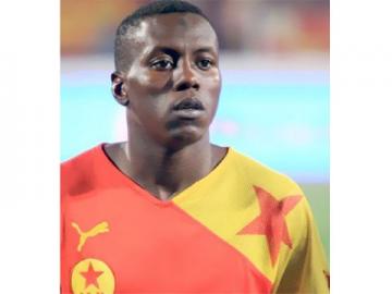 المريخ يغادر إلى الجزائر فجر (السبت) ويبعد الثلاثي 1 مصعب عمر