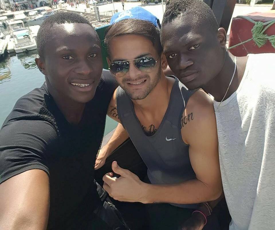 نجوم الهلال يستمتعون بشواطىء المتوسط 1 معلمين الهلال