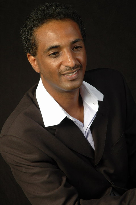 بالفيديو.. أغاني وأغاني 2015 الحلقة الرابعة عشر.. الفنان العائد أسامة الشيخ والفنان حسين الصادق يبدعان في أداء (نعم آمنت بحبك) 1 57221