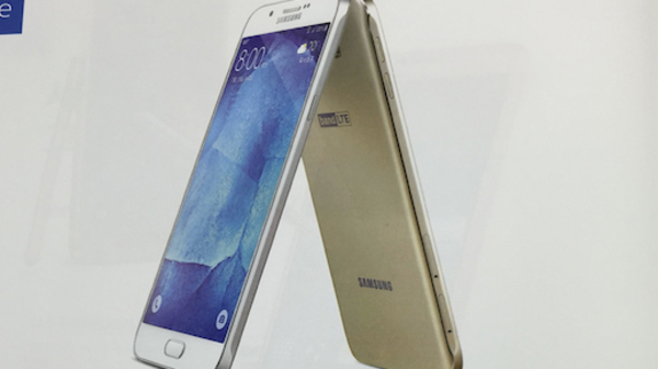 سامسونج تلمح إلى نهاية عصر الشاشات المسطحة لهواتف Galaxy S 1 Galaxy A8