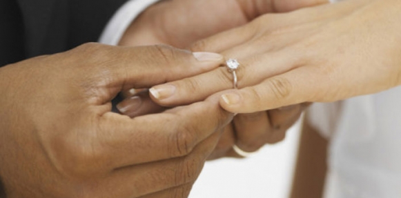 ذهب لرؤية فتاة لخطبتها في منزل صديقتها فقفز من الطابق الثالث 1 elbashayer image 1436628074