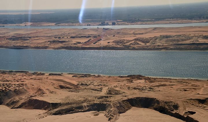 السيسي يتفقد جواً سير الأعمال النهائية فى مشروع قناة السويس الجديدة +صور 3 السيسي2