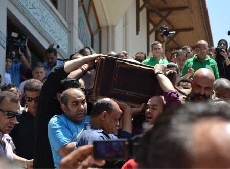 عشرة مشاهد في عزاء سامي العدل أثارت غضب ابنته 1 تشييع سامي العدل