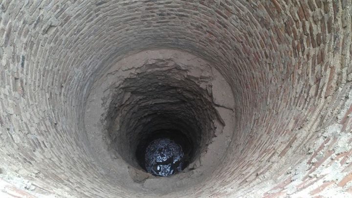 بالصور الدفاع المدني ينقذ مواطن سقط في بئر سايفون عمقها 20 متر 3 دفاع2