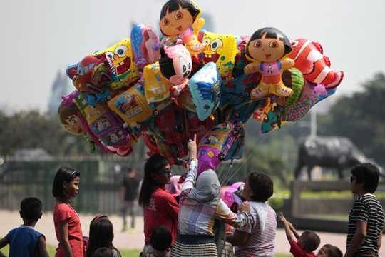مركز الفلك الدولي يحدد أول أيام عيد الفطر المبارك! 1 عيد